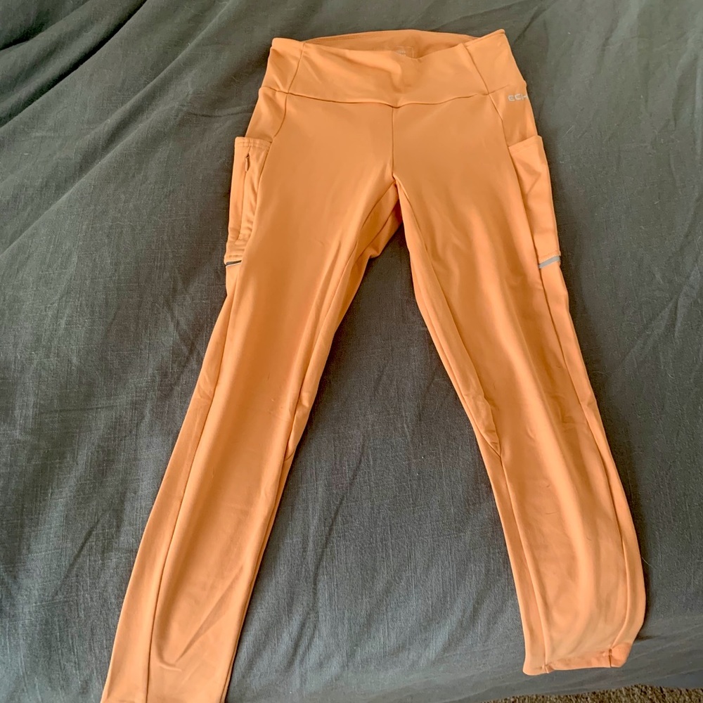 Peach colored Echt Leggings